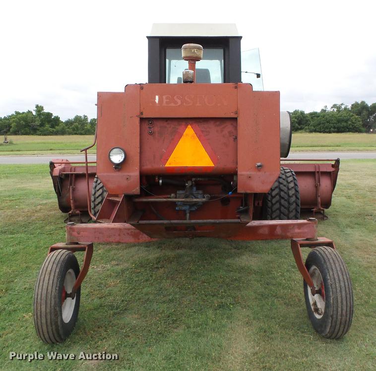 image for item DD5827 1981 Hesston 6650 windrower