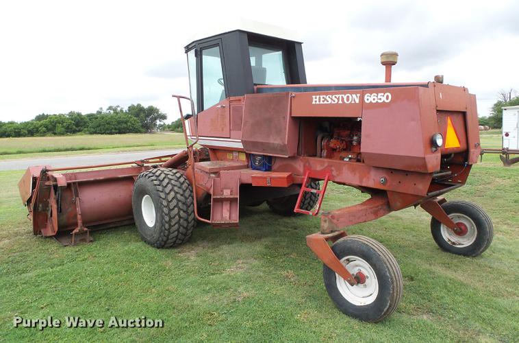 image for item DD5827 1981 Hesston 6650 windrower