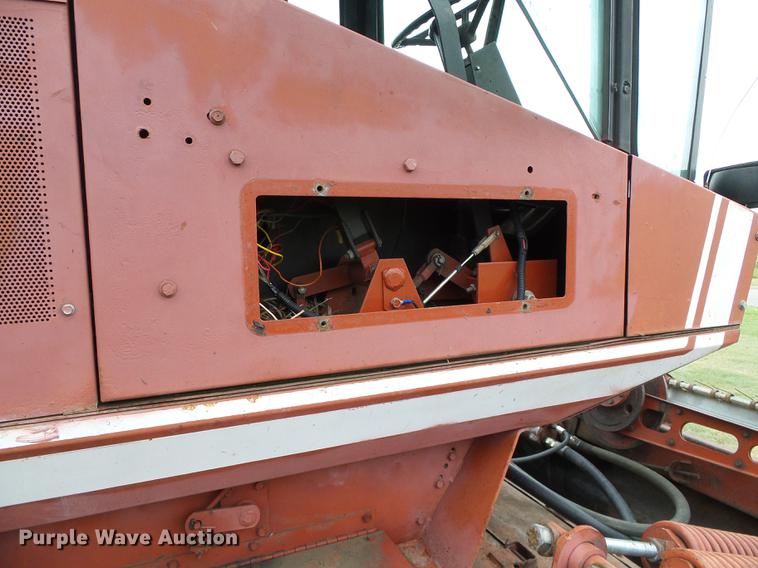 image for item DD5827 1981 Hesston 6650 windrower