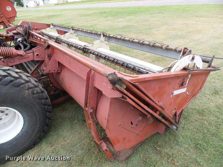 image for item DD5827 1981 Hesston 6650 windrower