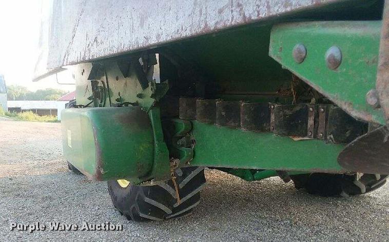 image for item DD7881 John Deere 853A all crop head