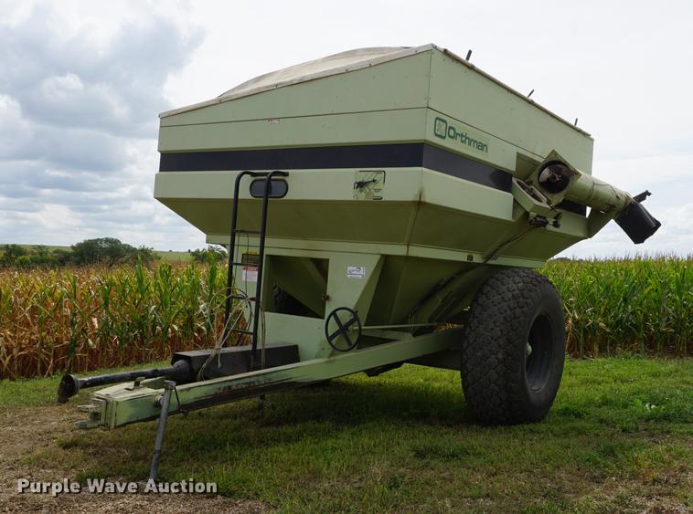 image for item DD7882 Orthman 608 grain cart