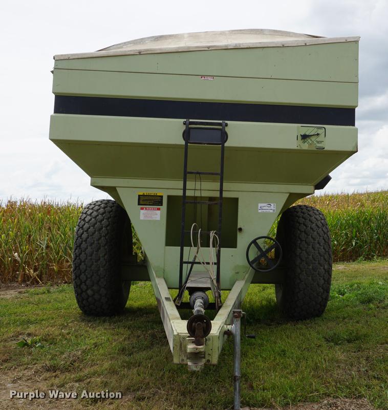 image for item DD7882 Orthman 608 grain cart