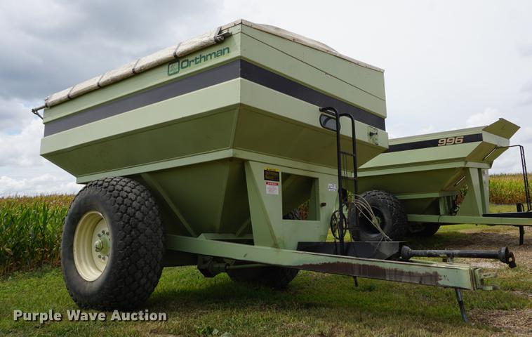 image for item DD7882 Orthman 608 grain cart