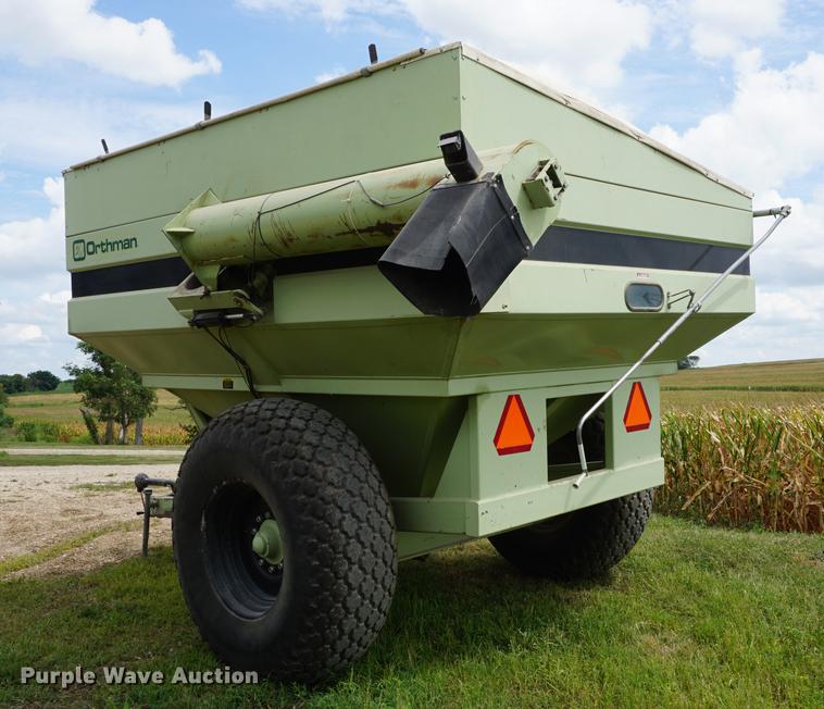 image for item DD7882 Orthman 608 grain cart