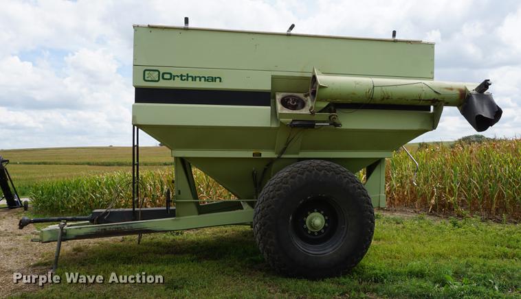 image for item DD7882 Orthman 608 grain cart