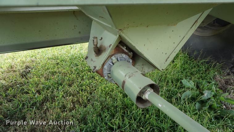 image for item DD7882 Orthman 608 grain cart