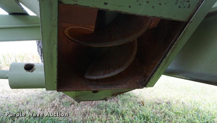 image for item DD7882 Orthman 608 grain cart