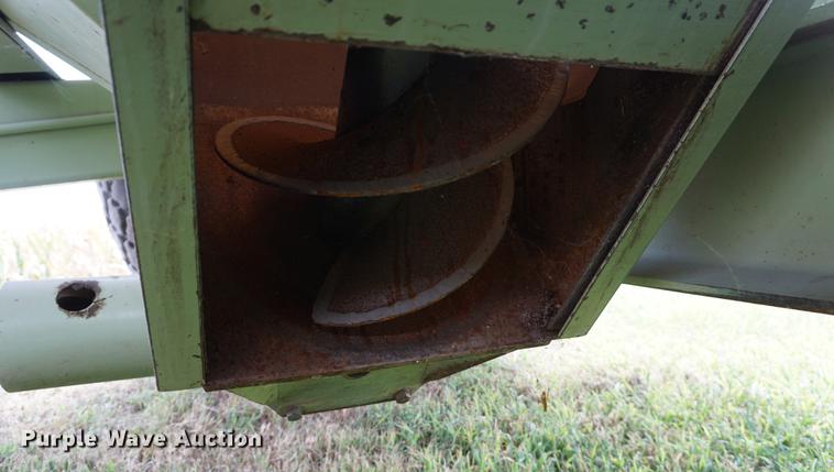 image for item DD7882 Orthman 608 grain cart