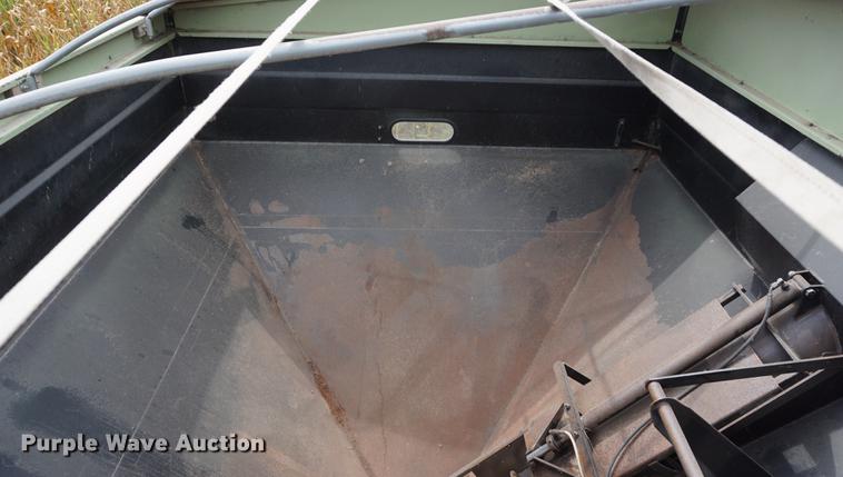 image for item DD7882 Orthman 608 grain cart