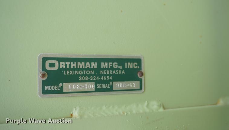 image for item DD7882 Orthman 608 grain cart