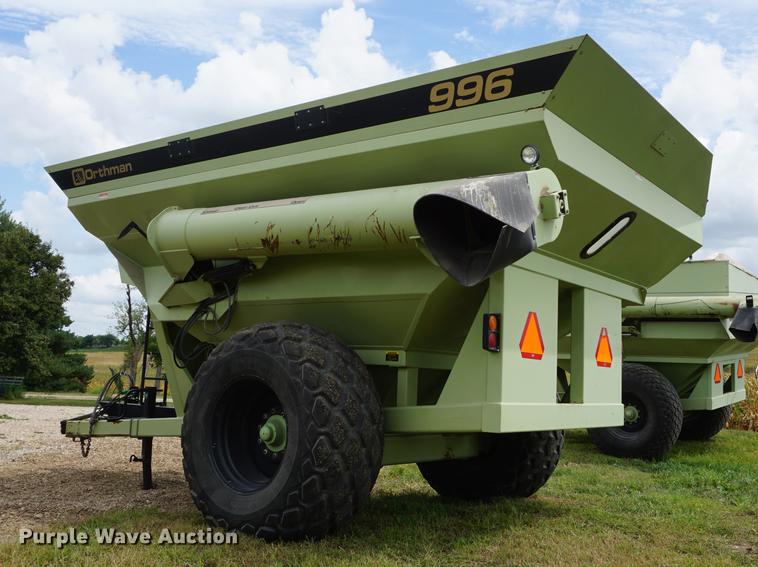 image for item DD7883 Orthman 996 grain cart