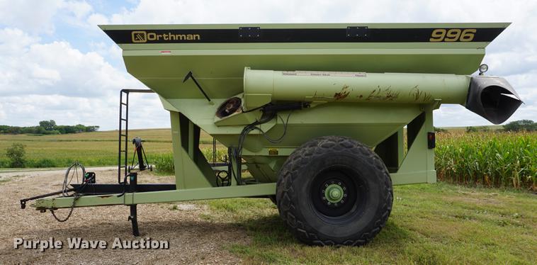 image for item DD7883 Orthman 996 grain cart