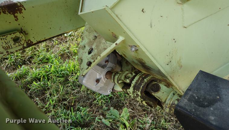 image for item DD7883 Orthman 996 grain cart