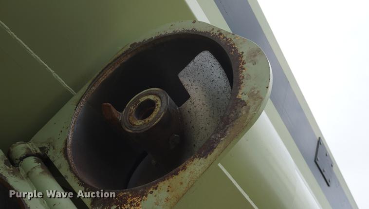 image for item DD7883 Orthman 996 grain cart