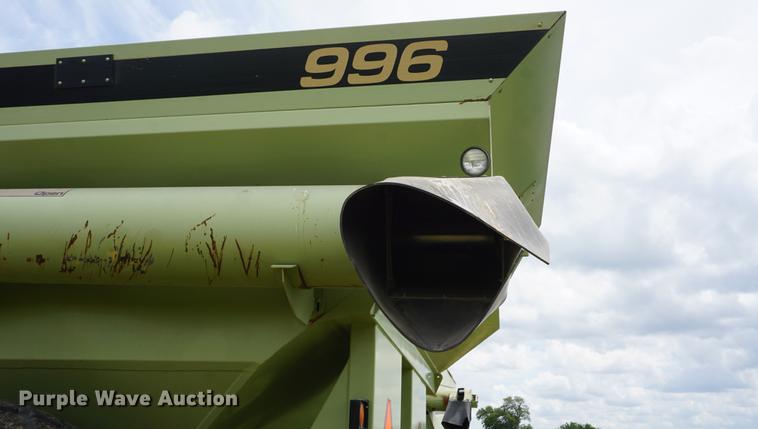 image for item DD7883 Orthman 996 grain cart
