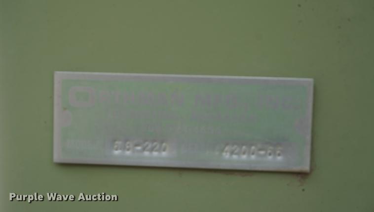 image for item DD7883 Orthman 996 grain cart