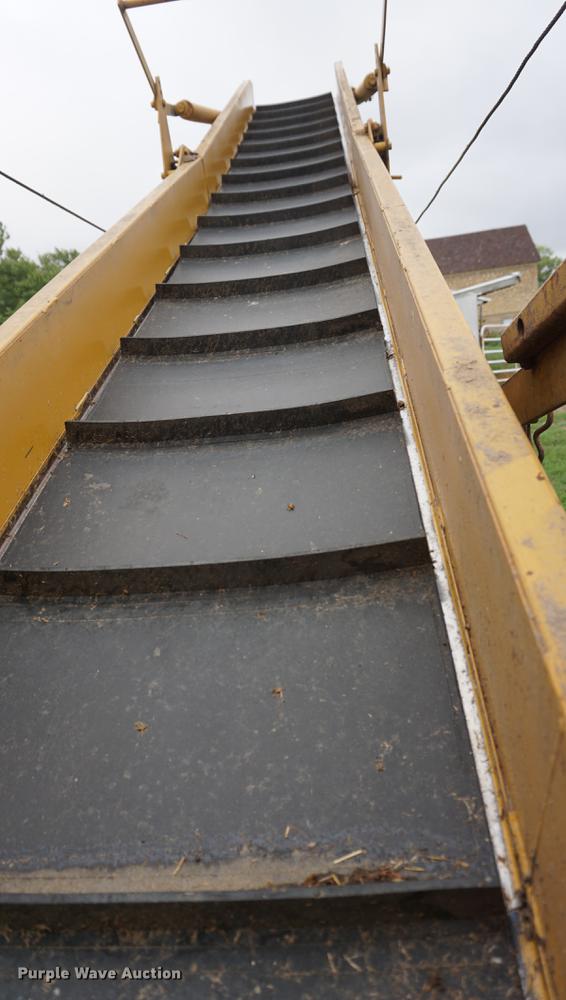 image for item DD7891 HayBuster H-1000 tub grinder