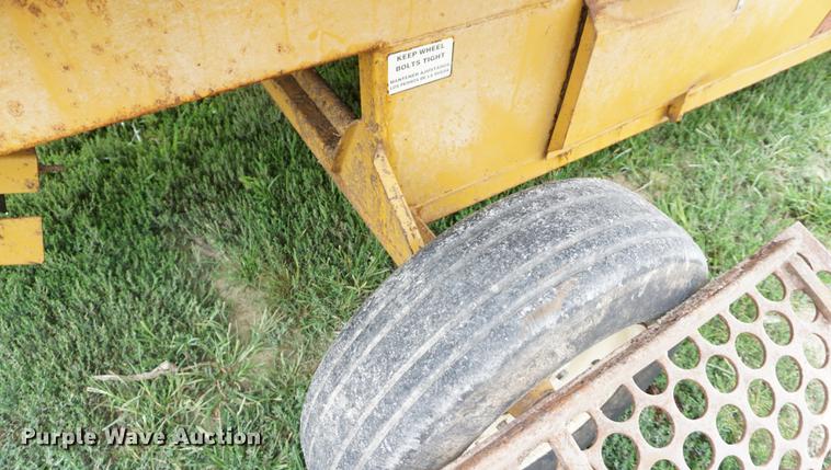 image for item DD7891 HayBuster H-1000 tub grinder