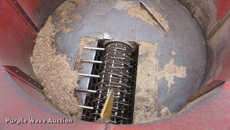 image for item DD7891 HayBuster H-1000 tub grinder