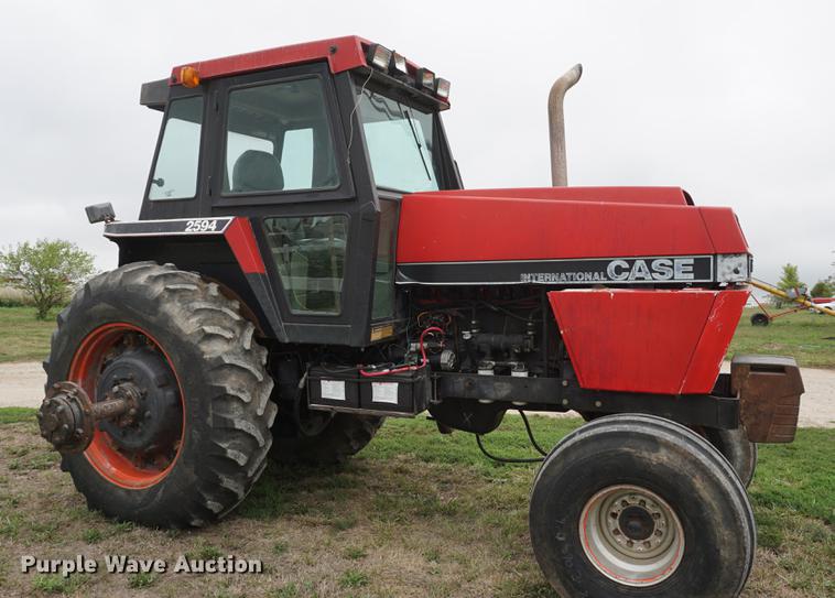 image for item DD7892 1984 Case IH 2594 tractor