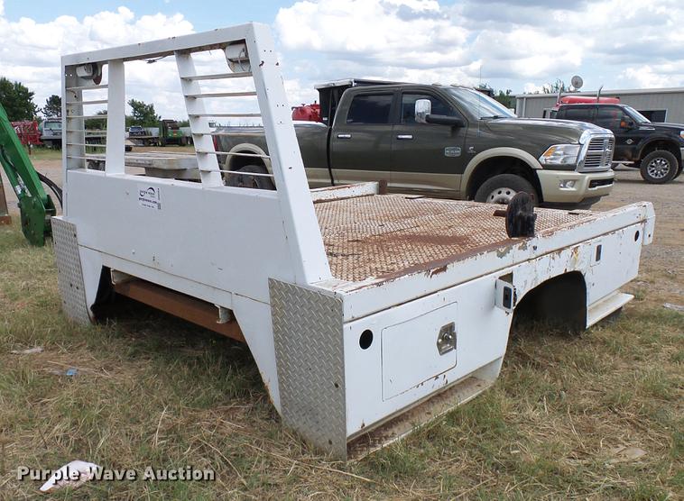Hydraulic bale bed in Bray, OK Item DD8359 sold Purple Wave