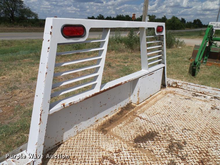 Hydraulic bale bed in Bray, OK Item DD8359 sold Purple Wave
