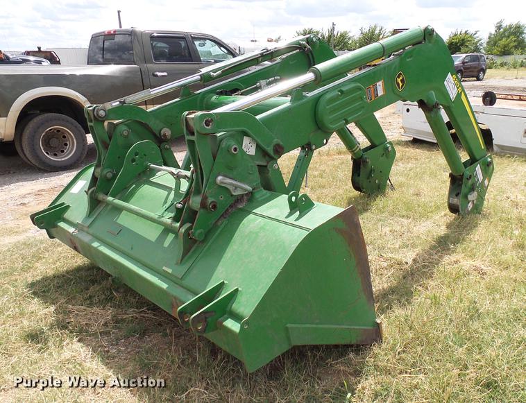 image for item DD8360 John Deere 620R loader