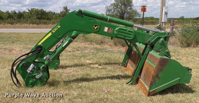image for item DD8360 John Deere 620R loader