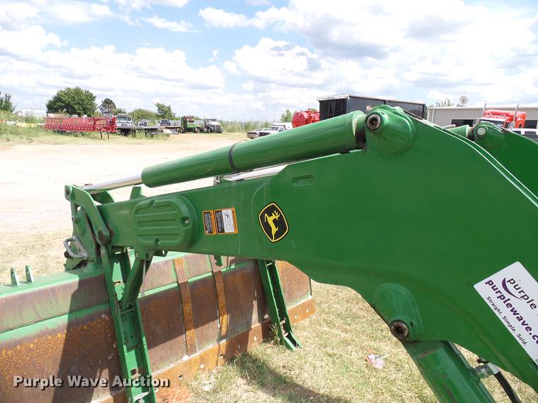 image for item DD8360 John Deere 620R loader