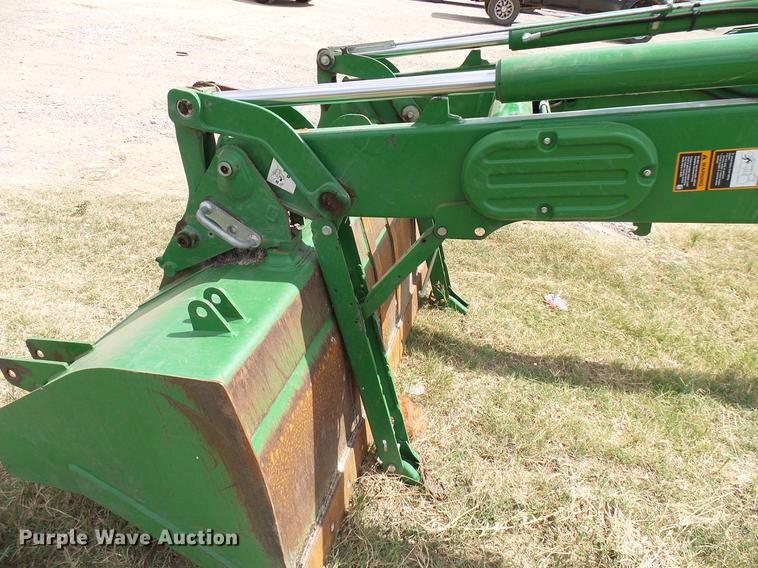 image for item DD8360 John Deere 620R loader