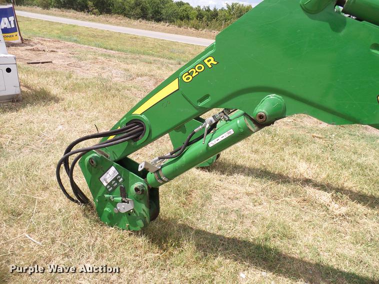 image for item DD8360 John Deere 620R loader
