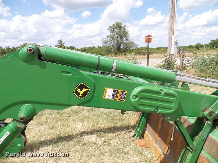 image for item DD8360 John Deere 620R loader
