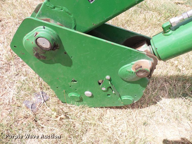 image for item DD8360 John Deere 620R loader