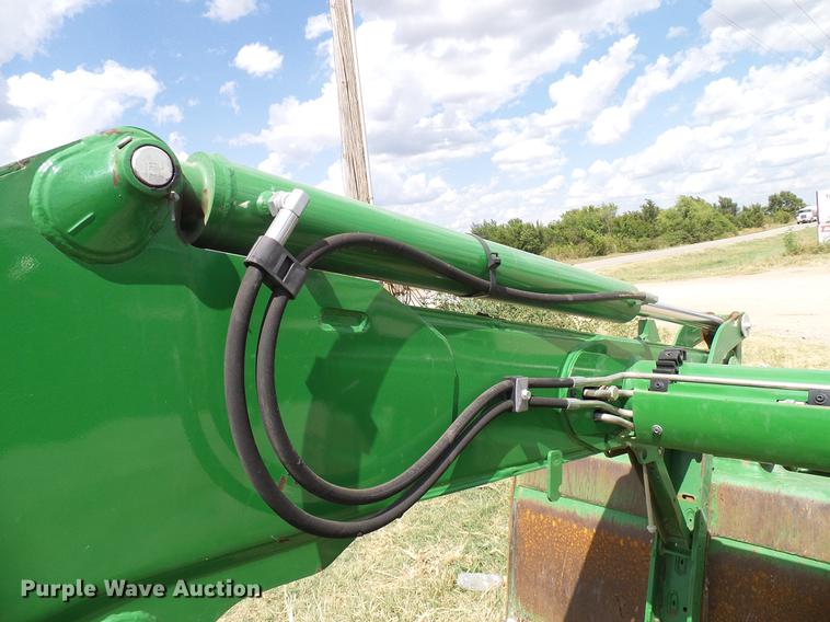 image for item DD8360 John Deere 620R loader