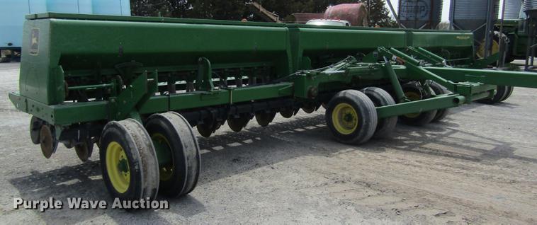 image for item DD8777 John Deere 455 grain drill