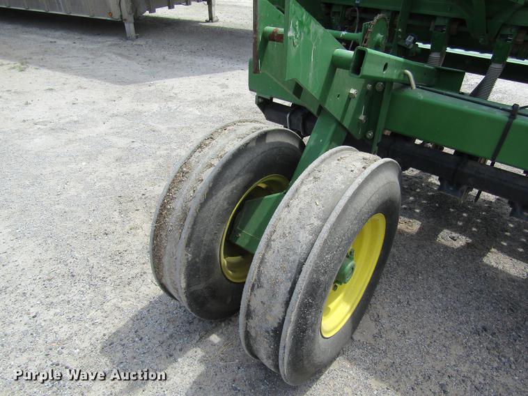 image for item DD8777 John Deere 455 grain drill