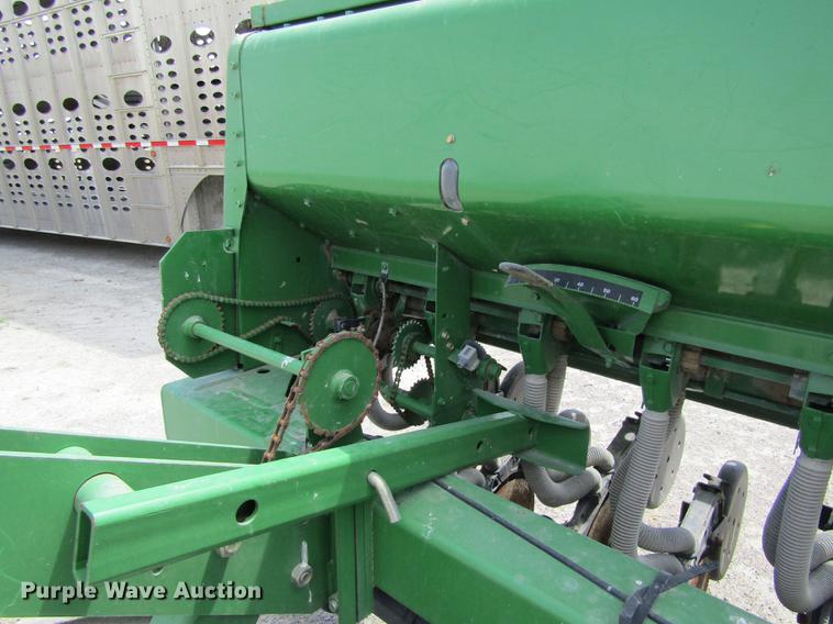 image for item DD8777 John Deere 455 grain drill