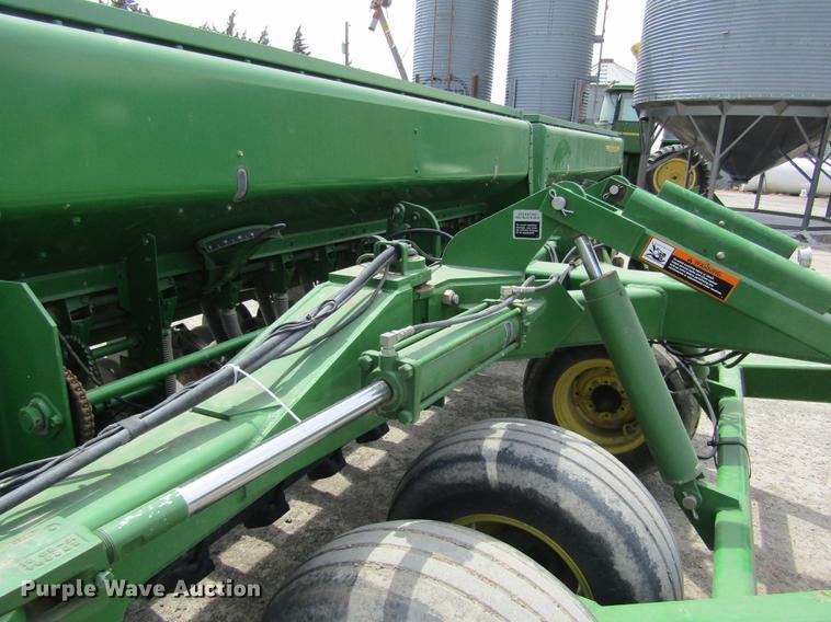 image for item DD8777 John Deere 455 grain drill