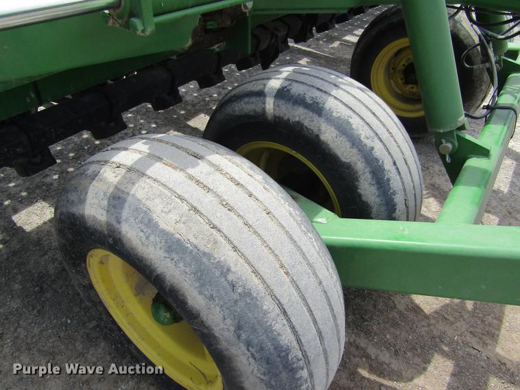 image for item DD8777 John Deere 455 grain drill