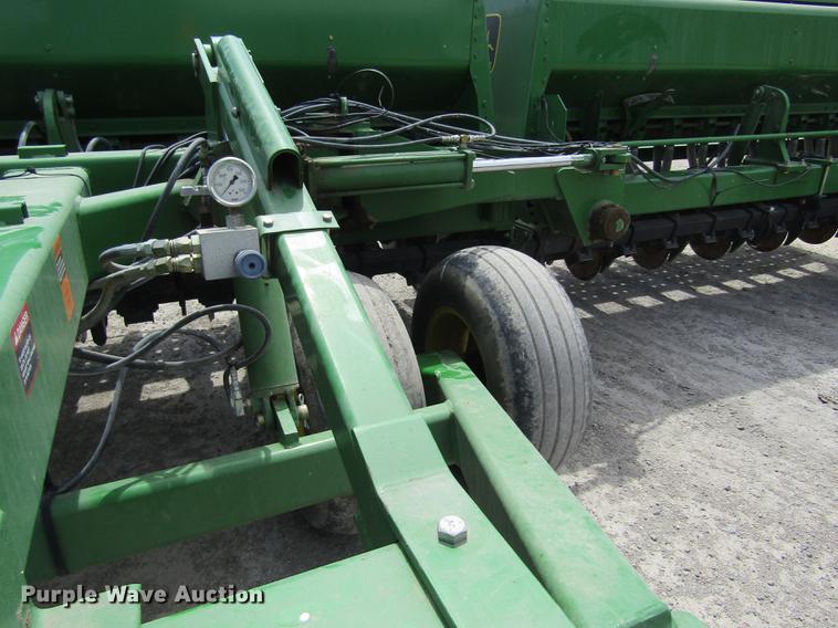 image for item DD8777 John Deere 455 grain drill