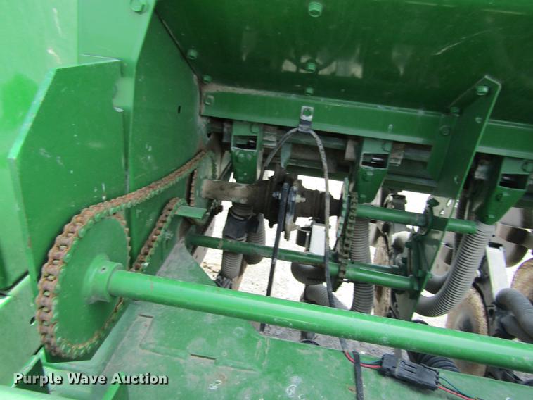 image for item DD8777 John Deere 455 grain drill
