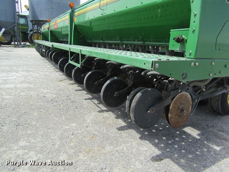 image for item DD8777 John Deere 455 grain drill