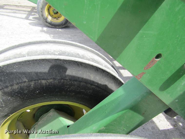 image for item DD8777 John Deere 455 grain drill