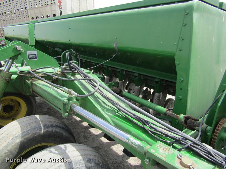 image for item DD8777 John Deere 455 grain drill