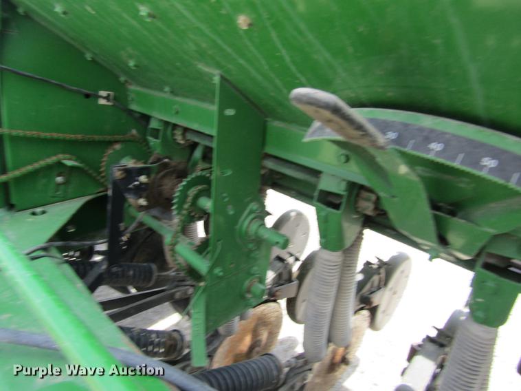 image for item DD8777 John Deere 455 grain drill