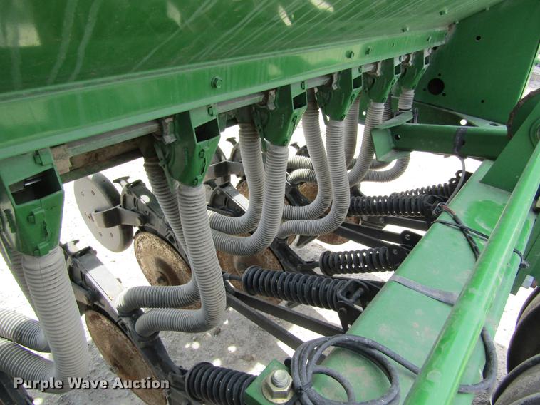 image for item DD8777 John Deere 455 grain drill