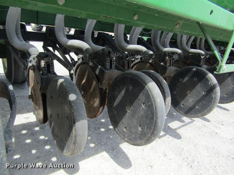 image for item DD8777 John Deere 455 grain drill