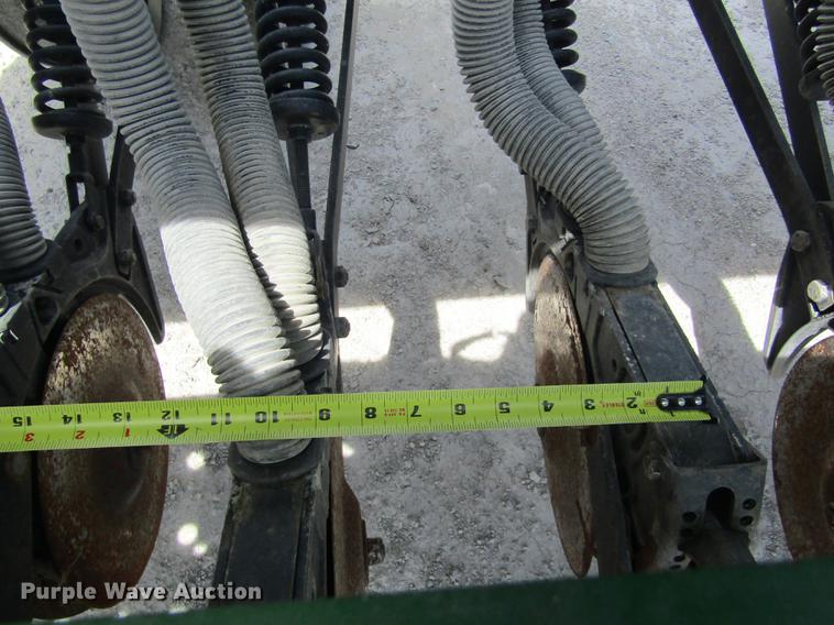 image for item DD8777 John Deere 455 grain drill