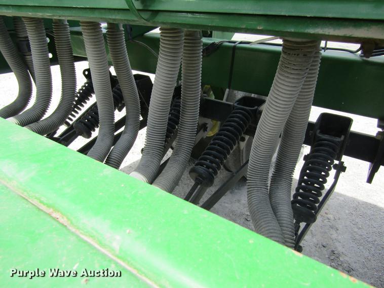 image for item DD8777 John Deere 455 grain drill